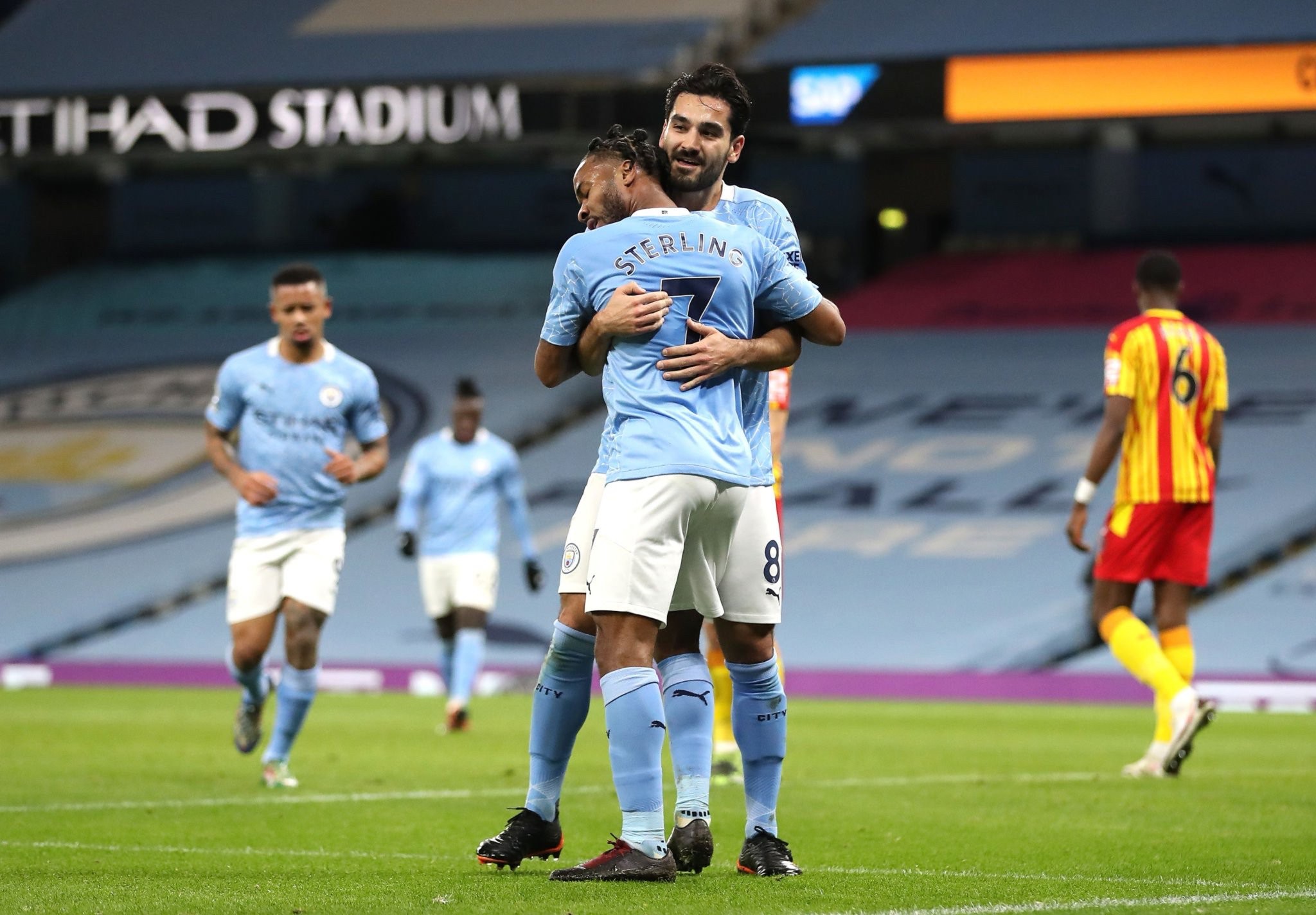 可撼动的地 可撼动的地